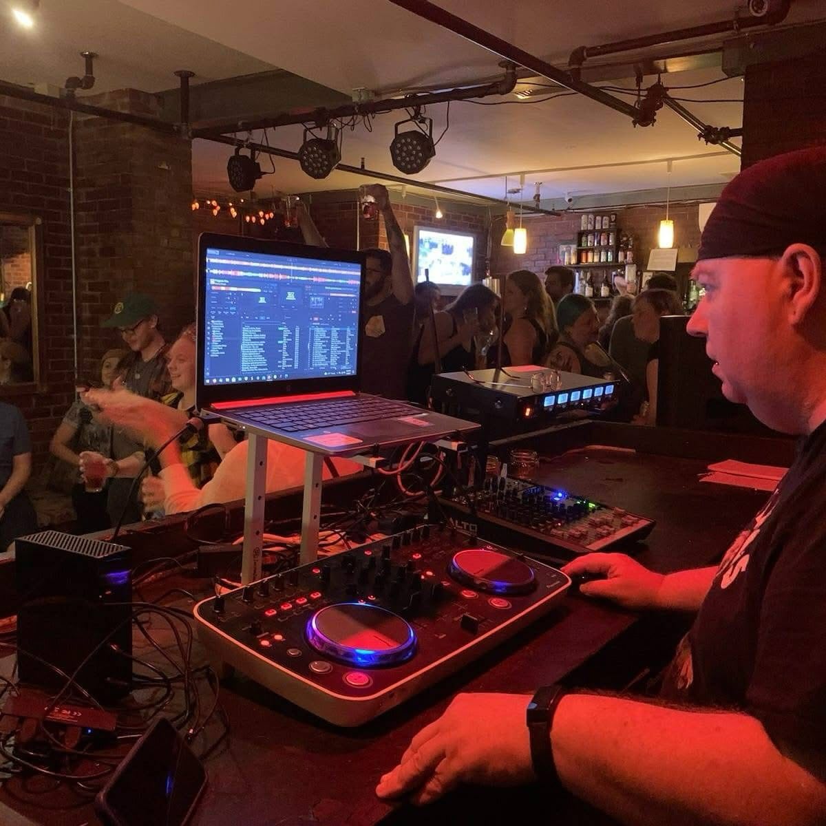 Busy karaoke at flask lounge in portland maine with DJ Cougar.